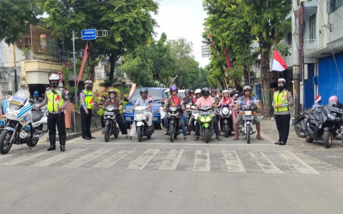 Detik-detik Proklamasi, Polisi Sumenep Hentikan Kendaraan Selama 3 Menit