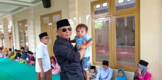 Aliyadi Mustofa Berbagi Kebahagiaan dengan Anak Yatim dan Kaum Dhuafa'