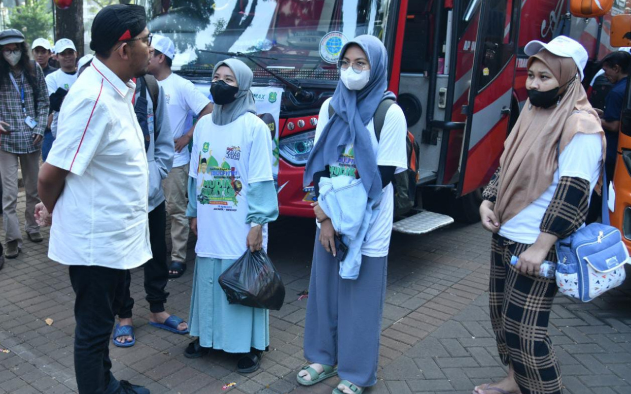 Bupati Fauzi Lepas Bus Mudik Gratis Jakarta-Sumenep