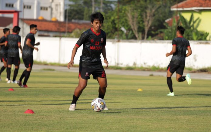 Pertama Melatih di Indonesia, Pelatih Madura United : Liganya Bagus