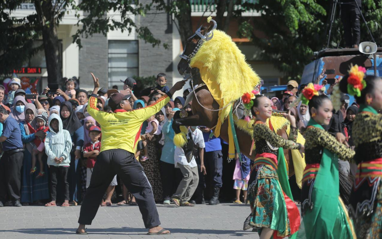 Kuda Joget di Festival Jaran Serek Sumenep Pukau Ribuan Penonton