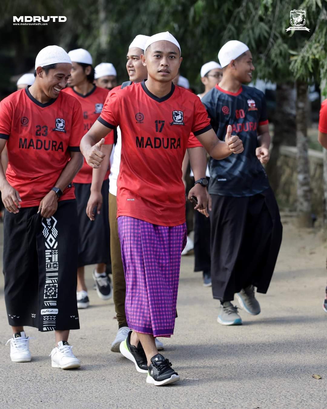 Punggawa Madura United 'Nyantri', Komentar Netizen ke Lulinha Bikin Ngakak!