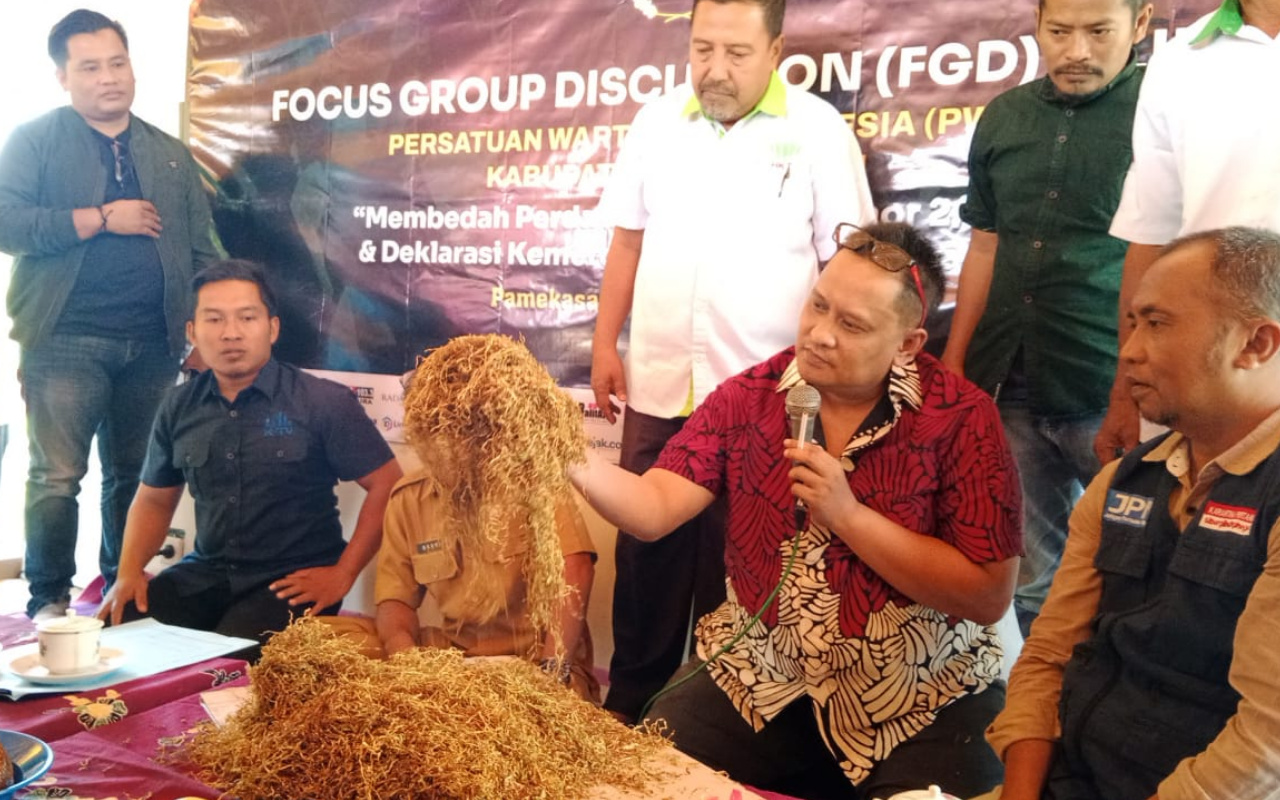 Bedah Perda Tembakau, PWI Pamekasan Tegaskan Komitmen Bela Petani