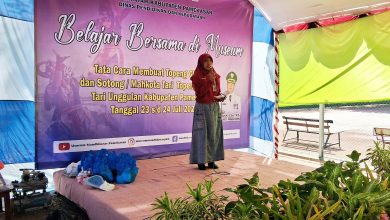 Disdikbud Pamekasan Bimbing Anak SMP Cara Membuat Topeng Ghettak dan Sotong