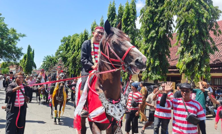 Melihat Kemeriahan Festival Jaran Serek 2025 di Sumenep