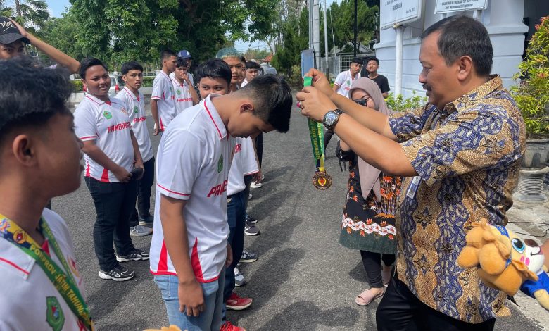 Akhirnya! Tim Futsal Pamekasan Terima Medali Perunggu Porprov Jatim