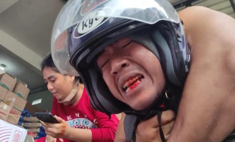 Antarkan Paket COD, Kurir di Pamekasan Dianiaya Pelanggan hingga Berdarah