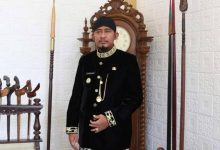 Wajibkan ASN Berbusana Adat Keraton, Cara Bupati Fauzi Teguhkan Indentitas Daerah