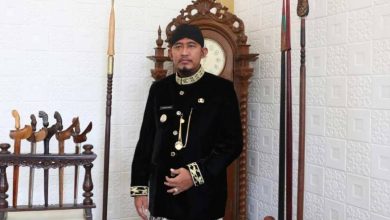 Wajibkan ASN Berbusana Adat Keraton, Cara Bupati Fauzi Teguhkan Indentitas Daerah