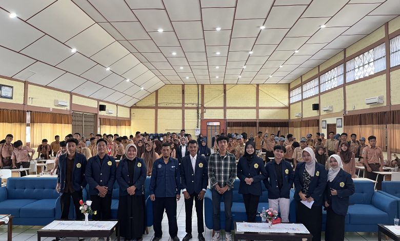 Sosialisasi Anti-Bullying, Mahasiswa Akuntansi UTM Dorong “Respect Culture” di SMKN 2 Bangkalan