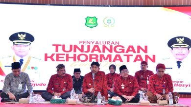 Bupati Sumenep Beri Tunjungan Kehormatan 1.225 Guru Ngaji