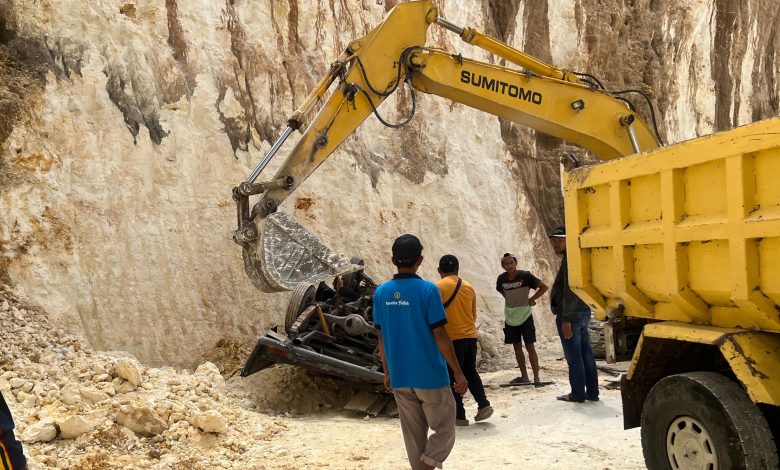 Mobil Pikap Terperosok Jurang di Tempat Galian C, Sopir Tewas di TKP
