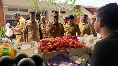 Jelang Lebaran, Wabup Pamekasan Pantau Perkembangan Harga Sembako di Pasar Kolpajung