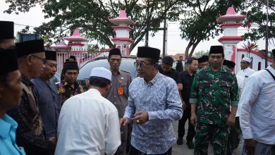 Bupati Pamekasan, KH Kholilurrahman saat Safari Ramadan di Kecamatan Galis
