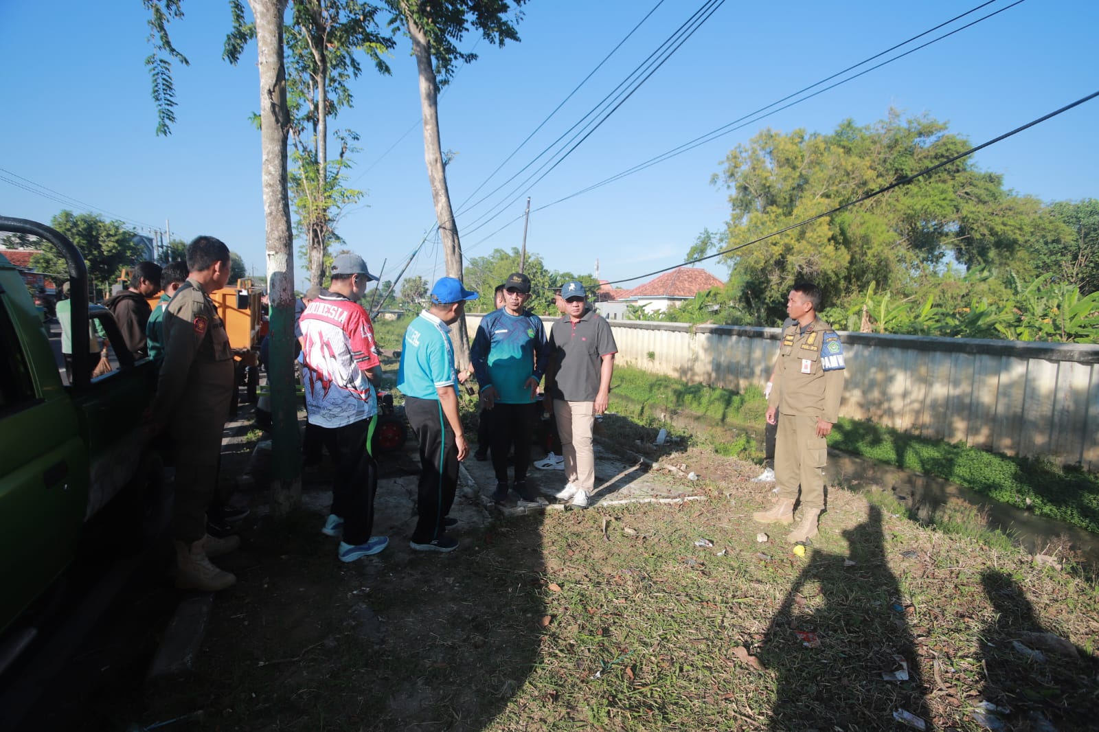 Bupati Pamekasan dan Jajarannya Bersih Bersih Sampah, Dorong Semangat Gotong Royong