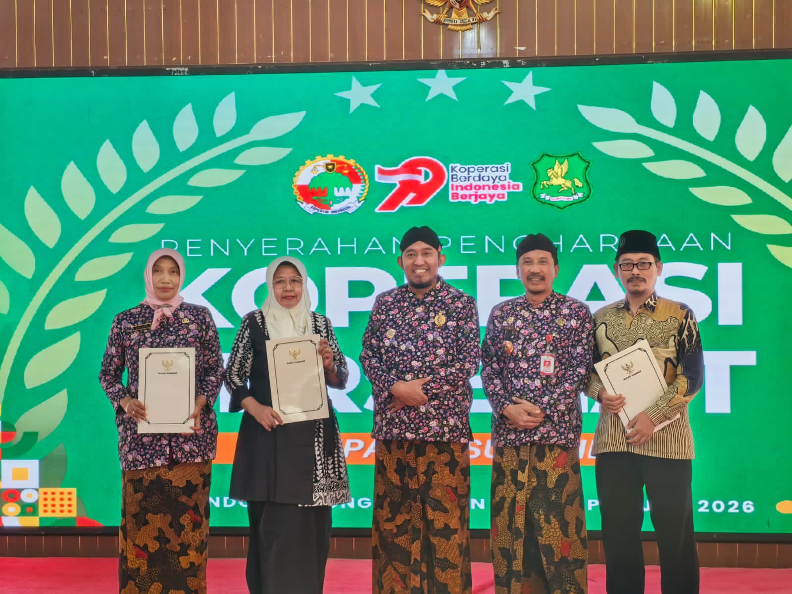 KPRI RSUD dr. Moh. Anwar Dapat Penghargaan dari Bupati Sumenep