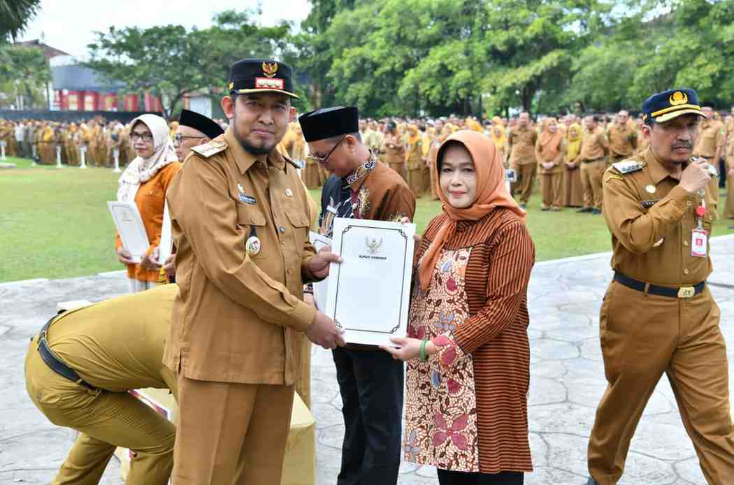 Bupati Fauzi Beri Penghargaan 5 Koperasi Terbaik di Sumenep