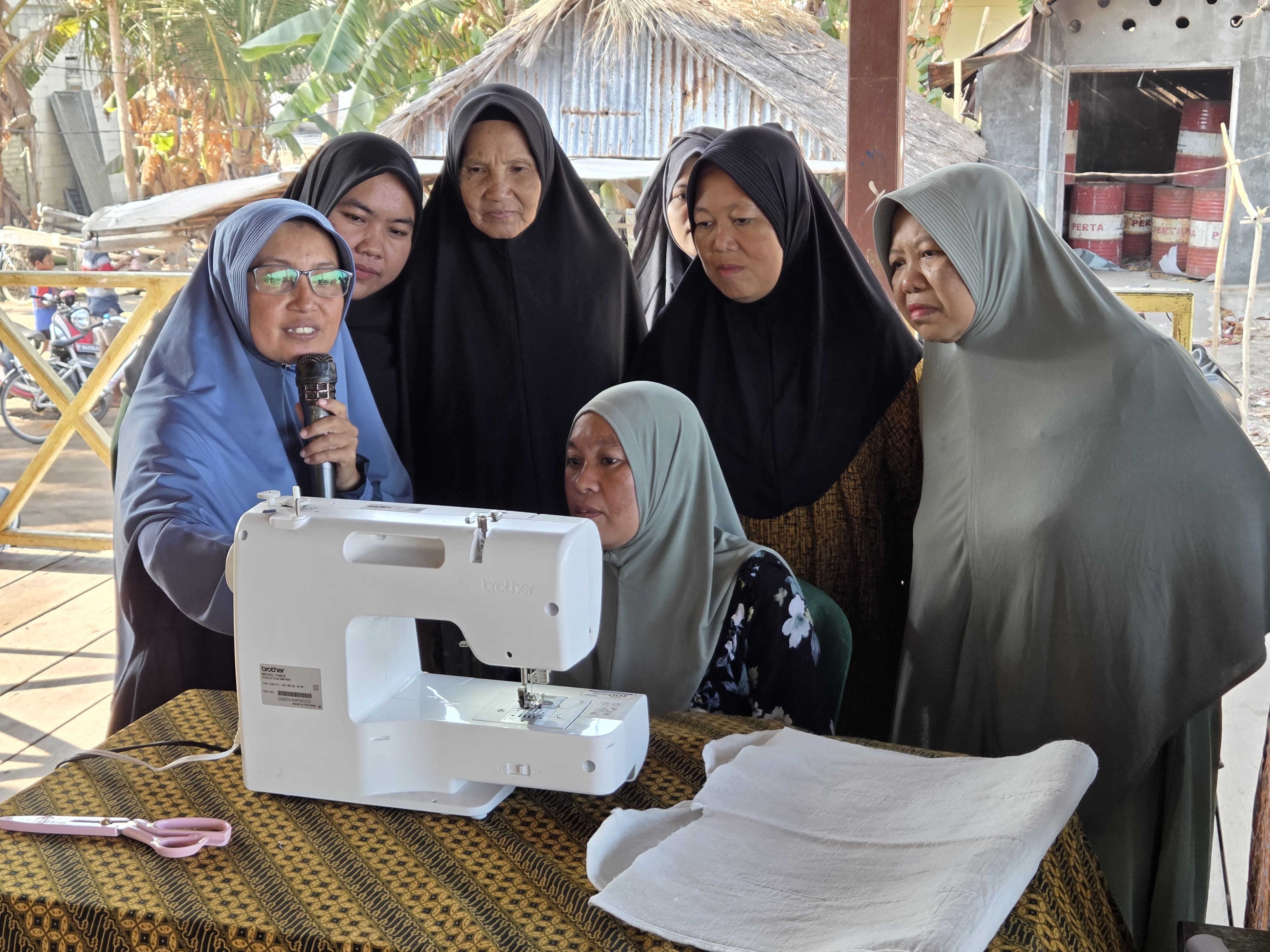 KEI Dorong Kelompok Rentan di Pagerungan Besar Olah Sampah Jadi Produk Bernilai Ekonomi