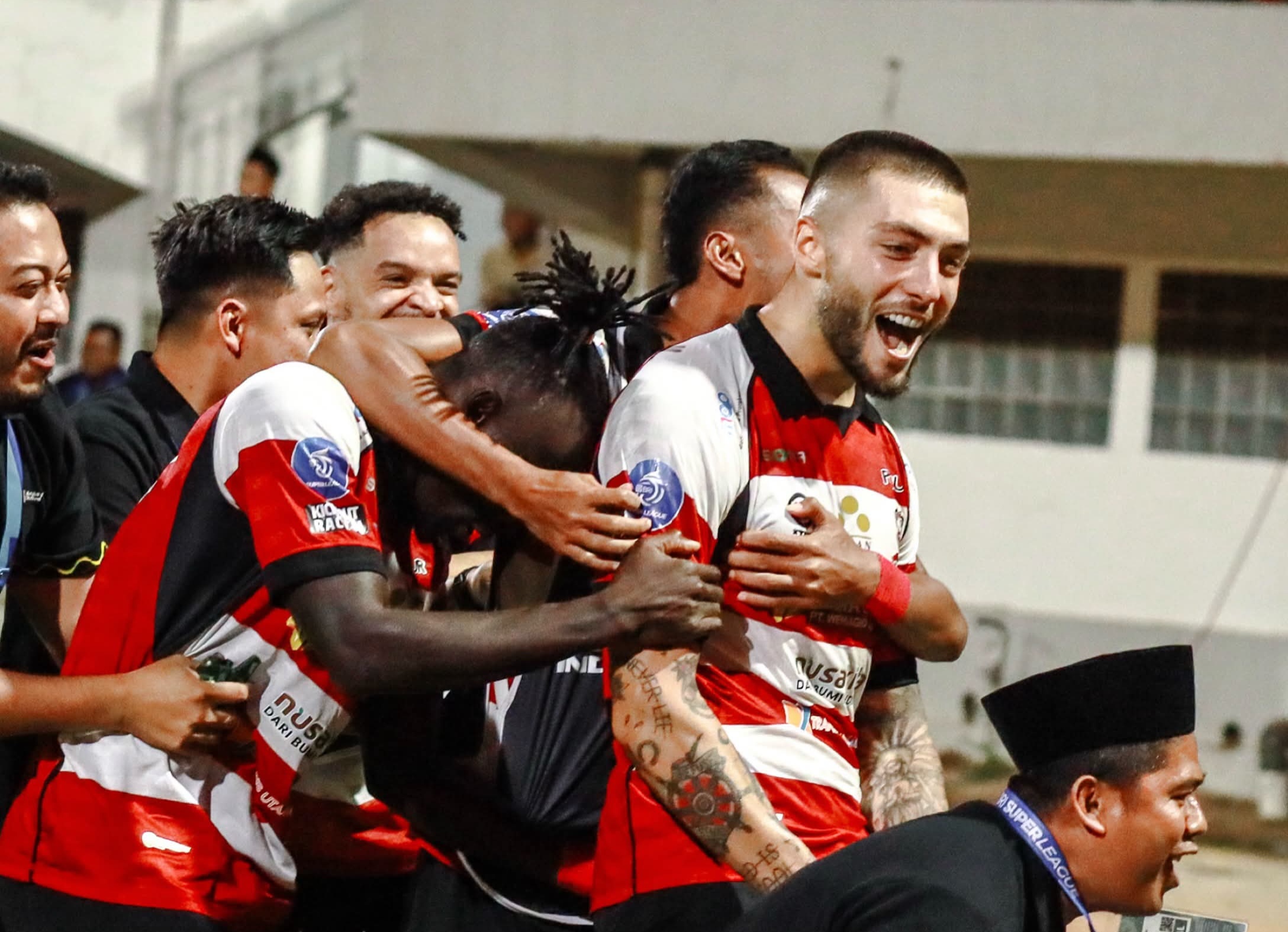 Dimitar Mitkov Kembali Nyekor, Madura United Hajar Persib Bandung